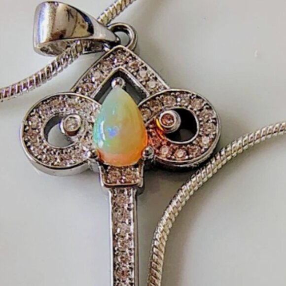 Beautiful Opalescent Glass Key Pendant Clear Rhinestones Necklace October - Picture 4 of 5